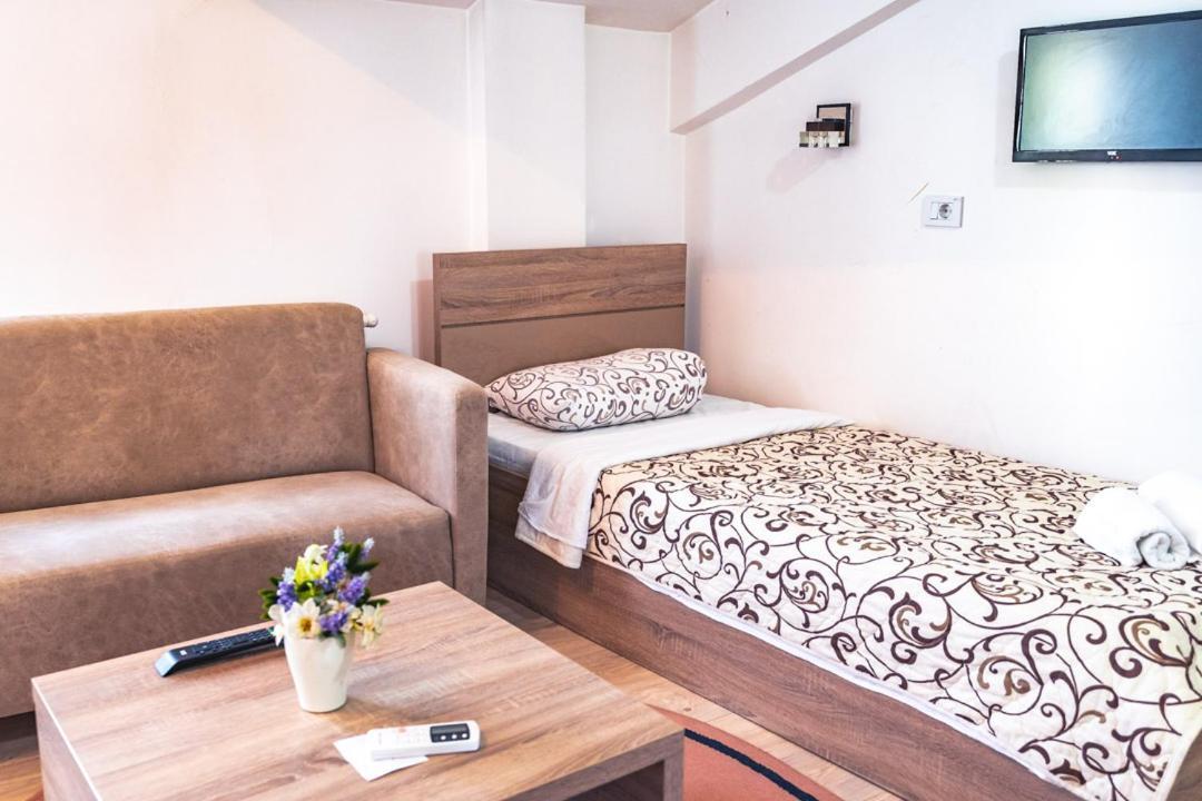 Hotel Zeleni Vir Ni 외부 사진